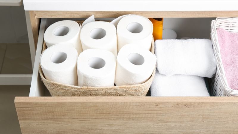 schublade und korb für toilettenpapier aufbewahrung nutzen